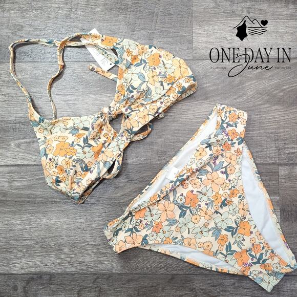 Cupshe Knot Front Keyhole Bikini Swimsuit Size M - Picture 1 of 5